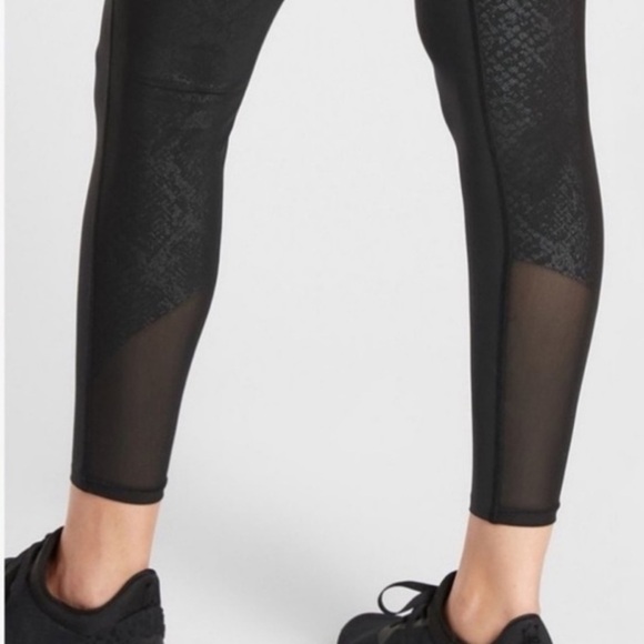 Lululemon pace mesh camo crop black cheetah print side reflective panels size 4 - Picture 14 of 16